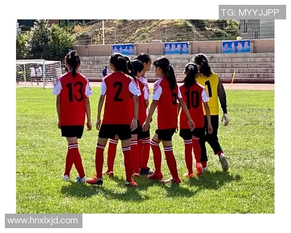 足球明星太太团的魅力与风采全景展示,揭秘她们的生活与时尚选择 足球明星太太团的魅力与风采全景展示,揭秘她们的生活与时尚选择